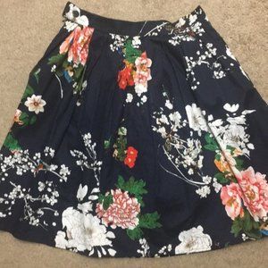 Woman's Navy with Floral Design Pleated Skirt SZ S